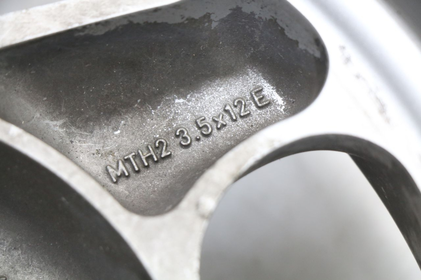 photo de HINTEN FELGE BMW C1 125 (2000 - 2003) - Weitere Ansicht des Artikels