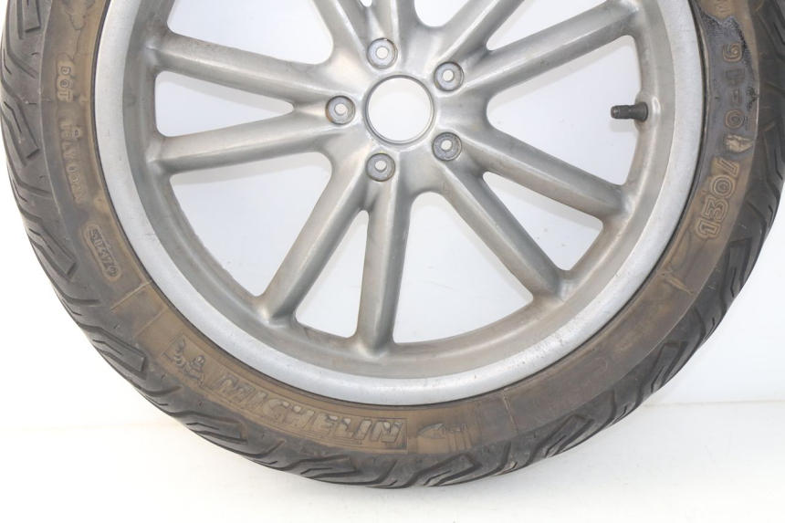 photo de HINTERRADFELGE PIAGGIO CARNABY 125 (2007 - 2011) - Details der Befestigungspunkte