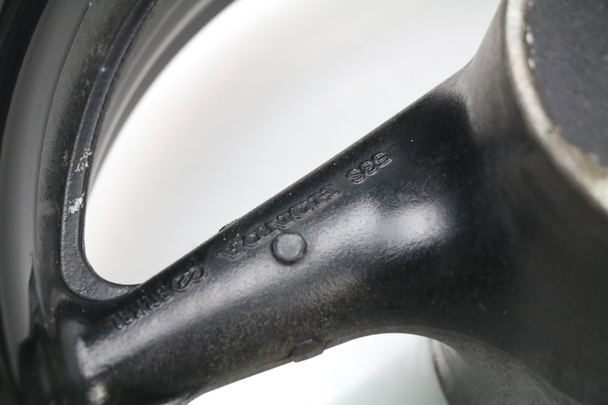 photo de HINTERRADFELGE HONDA CBR 929 RR FIREBLADE 900 (2000 - 2001) - Detailansicht des Bauteils