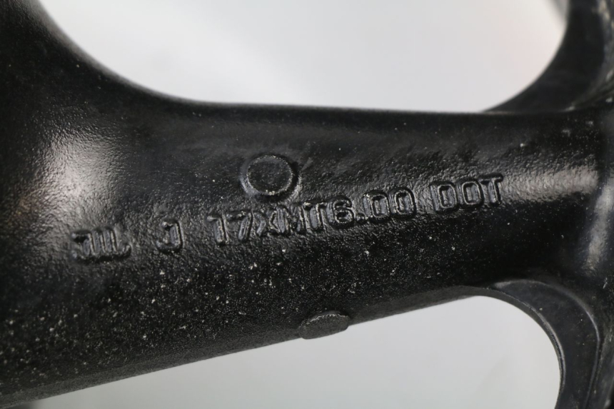 photo de HINTERRADFELGE HONDA CBR 929 RR FIREBLADE 900 (2000 - 2001) - Zoom auf Gebrauchszustand