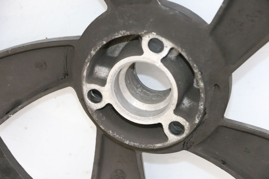 photo de HINTEN FELGE PEUGEOT CITYSTAR 50 (2013 - 2017) - Details der Befestigungspunkte