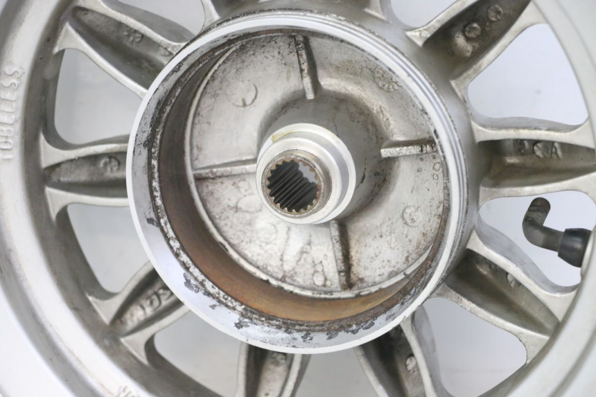 photo de HINTERRADFELGE DAELIM BESBI 125 (2007 - 2008) - Technische Nahaufnahme