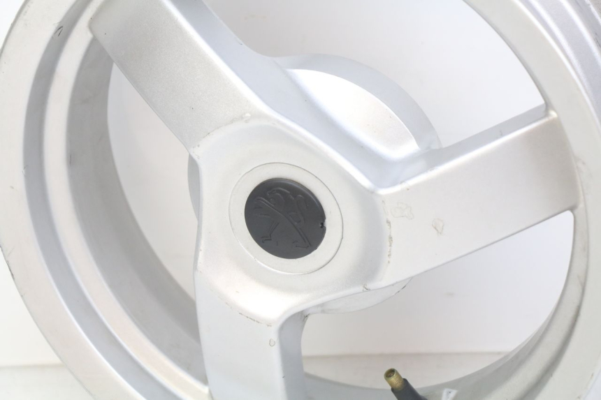 photo de HINTEN FELGE PEUGEOT E-VIVACITY 1 (2012 - 2018) - Details der Befestigungspunkte