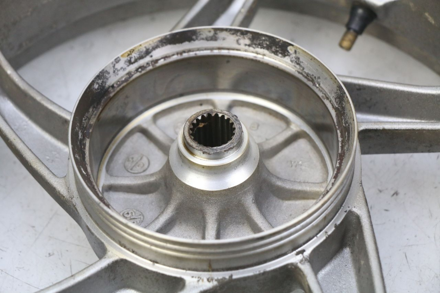 photo de HINTEN FELGE SYM FIDDLE 2 50 (2008 - 2013) - Technische Nahaufnahme