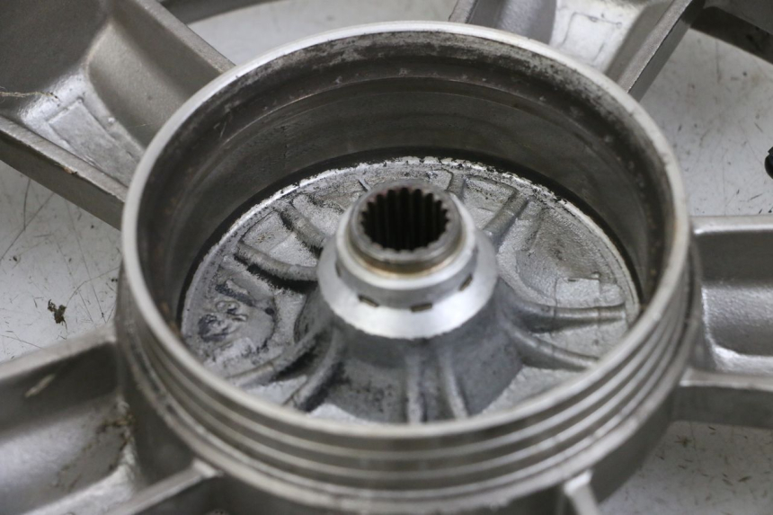 photo de Hinterradfelge SYM FIDDLE 3 III 50 (2014 - 2020) - Charakteristische Merkmale