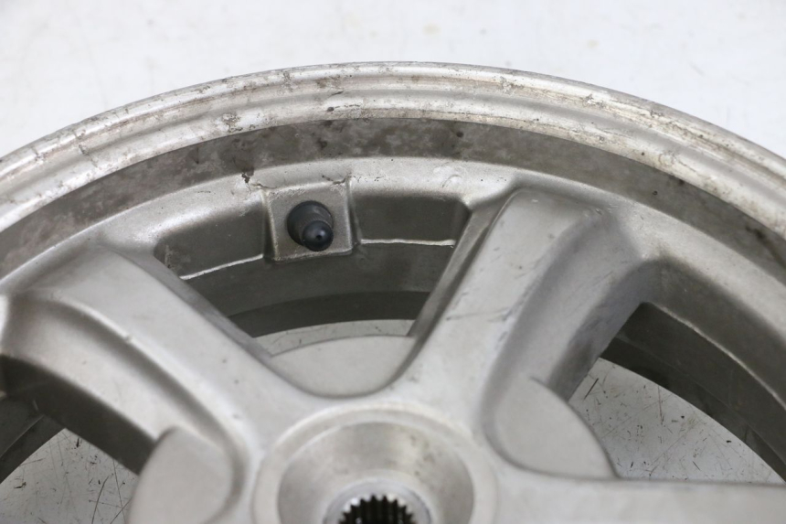 photo de Hinterradfelge SYM FIDDLE 3 III 50 (2014 - 2020) - Hochauflösende Nahaufnahme