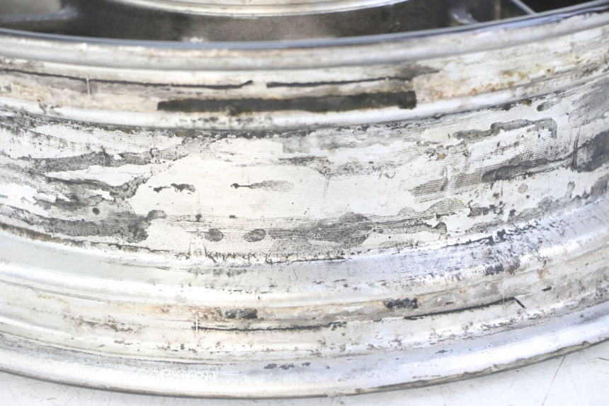 photo de HINTERRADFELGE SYM FIDDLE 125 (2008 - 2010) - Fokus auf die Struktur