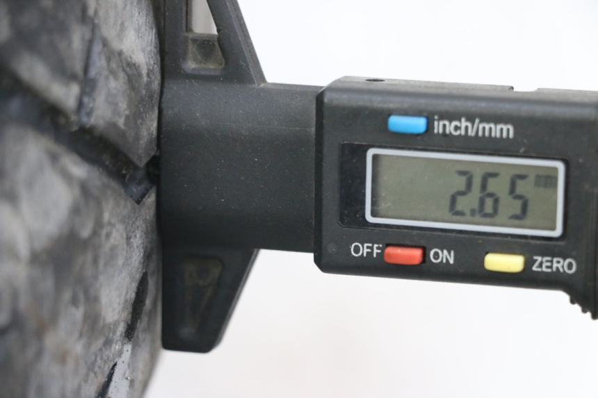 photo de HINTEN FELGE YAMAHA FJ 3CX 1200 (1986 - 1996) - Zoom auf Gebrauchszustand