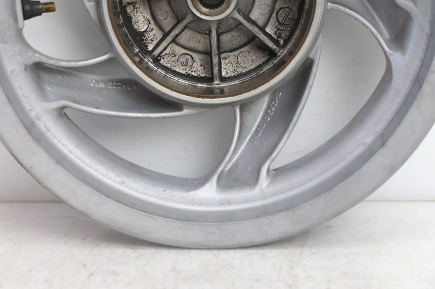 photo de HINTEN FELGE PIAGGIO FLY 2T 50 (2004 - 2017) - Charakteristische Merkmale