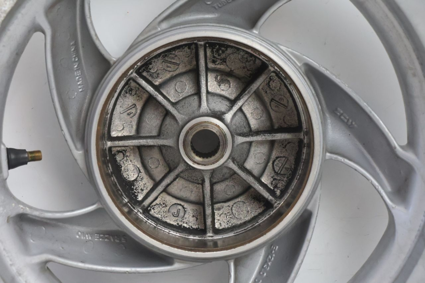 photo de HINTEN FELGE PIAGGIO FLY 2T 50 (2004 - 2017) - Zoom auf Komponenten