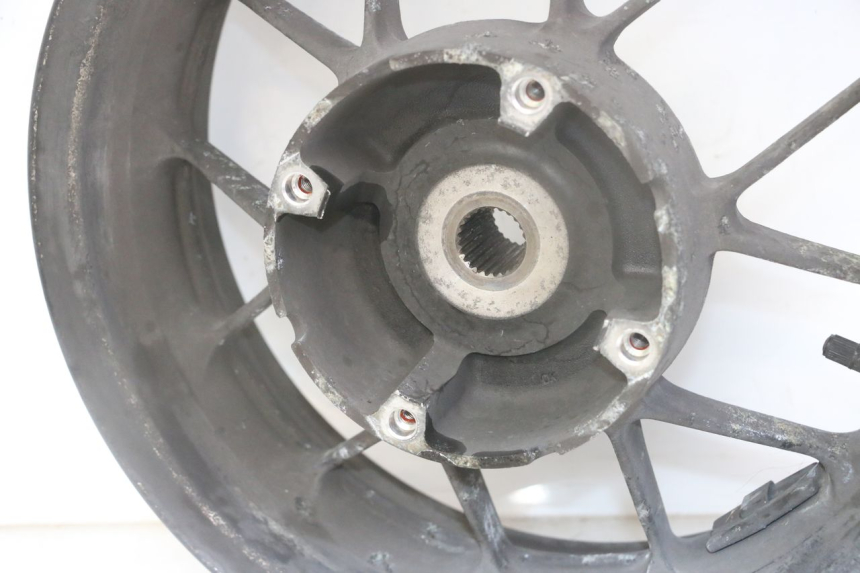 photo de HINTERRADFELGE HONDA FORZA ABS 300 (2013 - 2017) - Zoom auf Gebrauchszustand