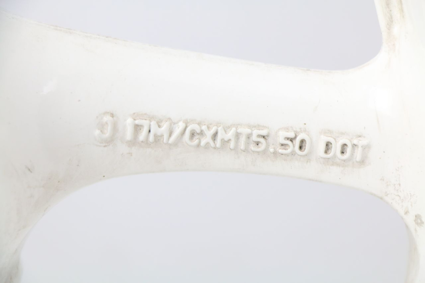 photo de HINTERRADFELGE YAMAHA FZ8 800 (2010 - 2016) - Hochauflösende Nahaufnahme