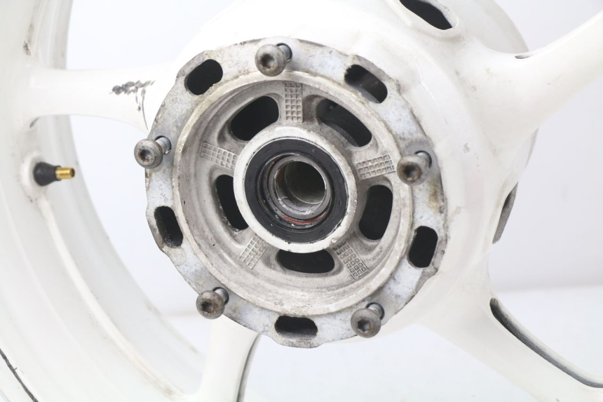 photo de HINTERRADFELGE YAMAHA FZ8 800 (2010 - 2016) - Details der Befestigungspunkte