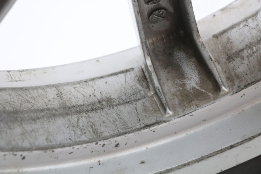 photo de HINTERRADFELGE PEUGEOT GEOPOLIS RS 125 (2007 - 2009) - Charakteristische Merkmale