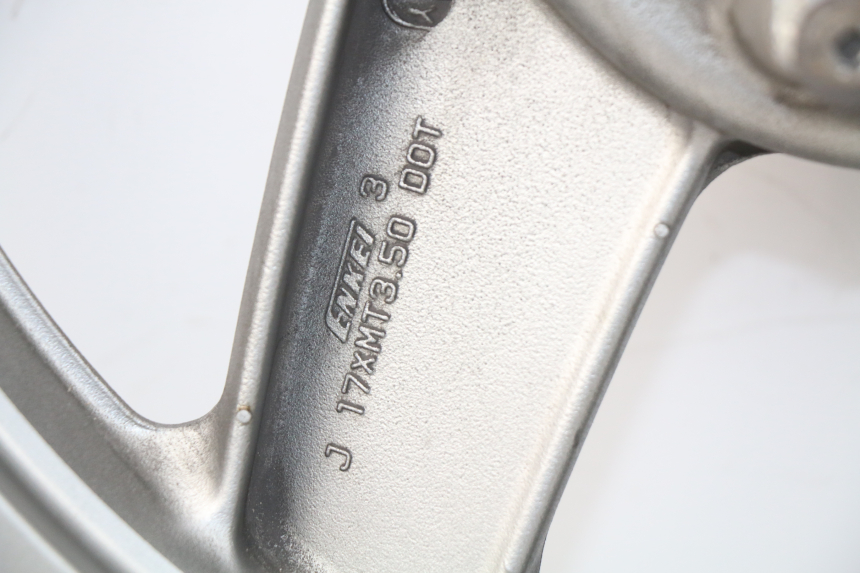 photo de HINTERRADFELGE KAWASAKI GPZ S 500 (1994 - 2005) - Weitere Ansicht des Artikels