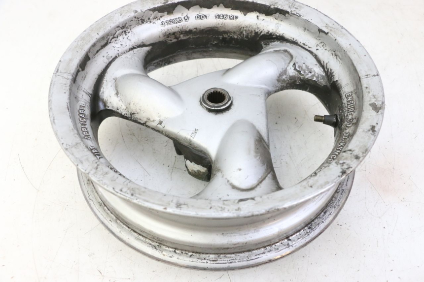 photo de HINTERRADFELGE KYMCO GRAND DINK 125 (2002 - 2007) - Fokus auf die Struktur