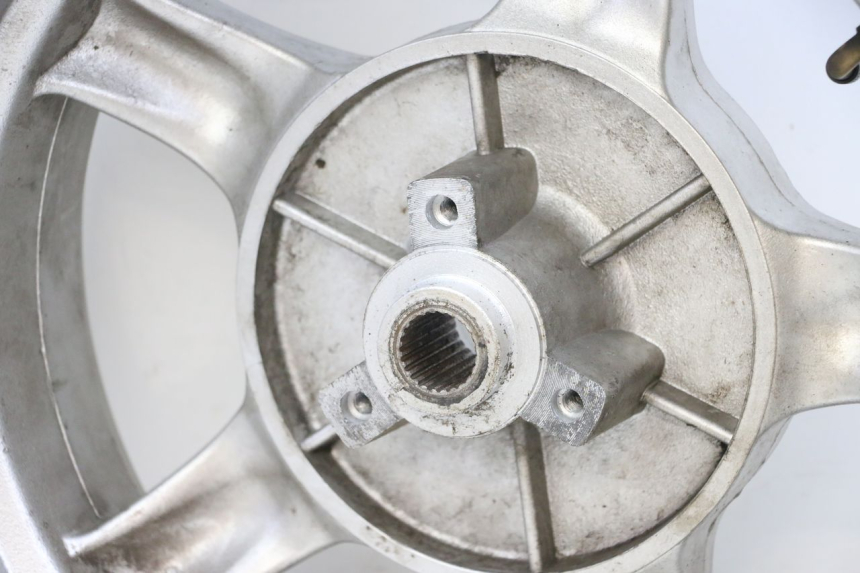 photo de HINTERRADFELGE JM MOTORS GTS 125 (2015 - 2019) - Charakteristische Merkmale