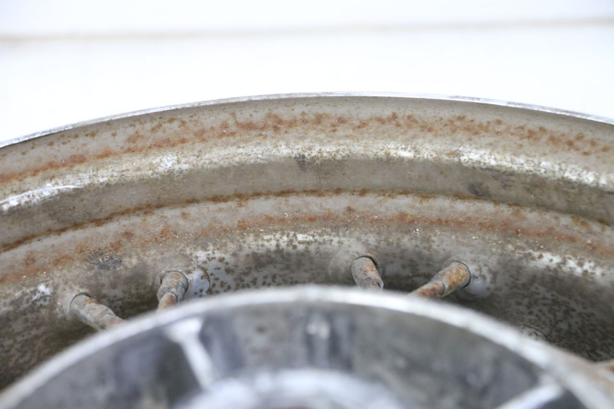 photo de HINTERRADFELGE HONDA VT C2 SHADOW 750 (1997 - 2001) - Fokus auf die Struktur