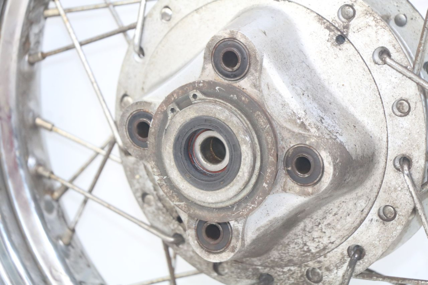 photo de HINTERRAD SYM HUSKY 125 (1999 - 2005) - Weitere Ansicht des Artikels