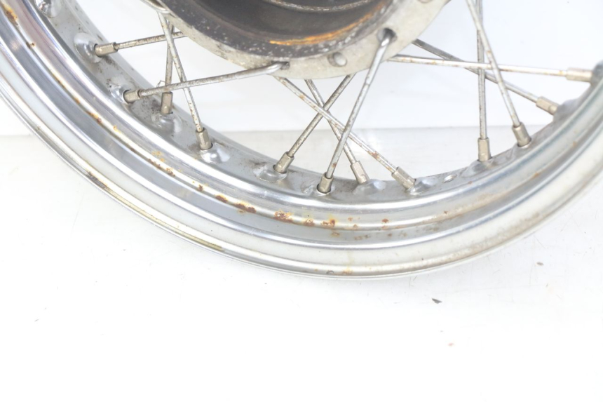 photo de HINTERRAD SYM HUSKY 125 (1999 - 2005) - Details der Befestigungspunkte