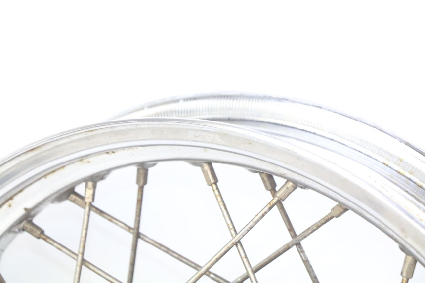 photo de HINTERRAD SYM HUSKY 125 (1999 - 2005) - Oberflächenzustand und Material