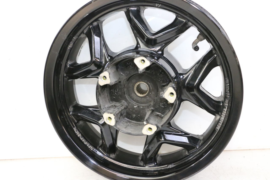 photo de HINTERRADFELGE SYM JOYMAX 125 (2010 - 2017) - Details der Befestigungspunkte