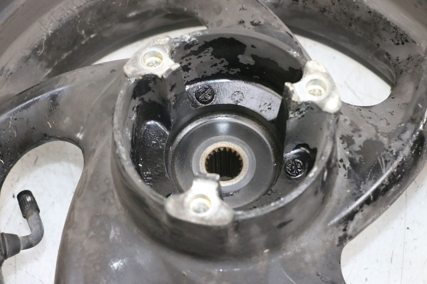 photo de Hinterradfelge SYM JOYRIDE EVO 125 (2009 - 2016) - Hochauflösende Nahaufnahme