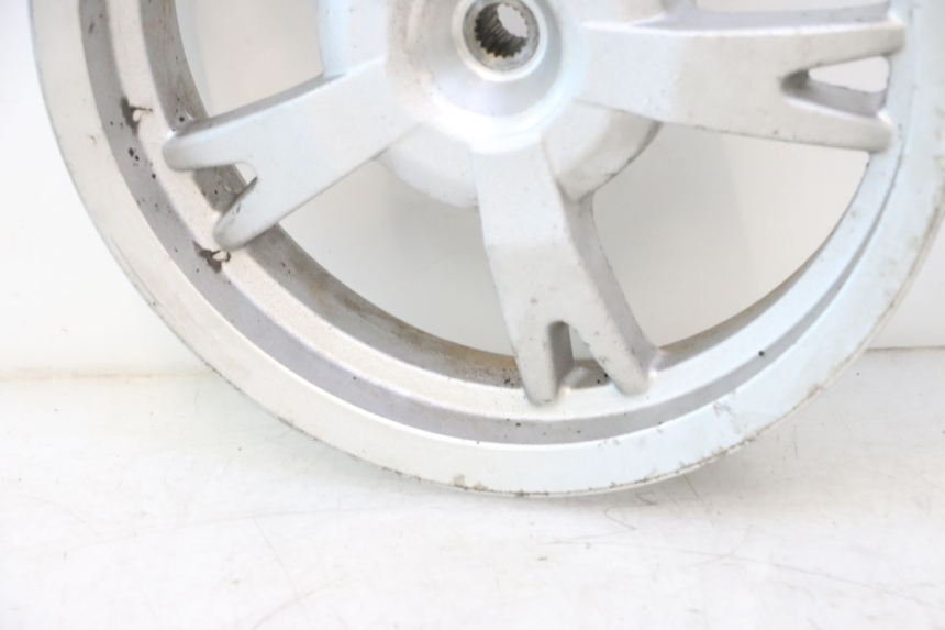 photo de HINTERRAD PEUGEOT KISBEE 2T 50 (2010 - 2017) - Details der Befestigungspunkte