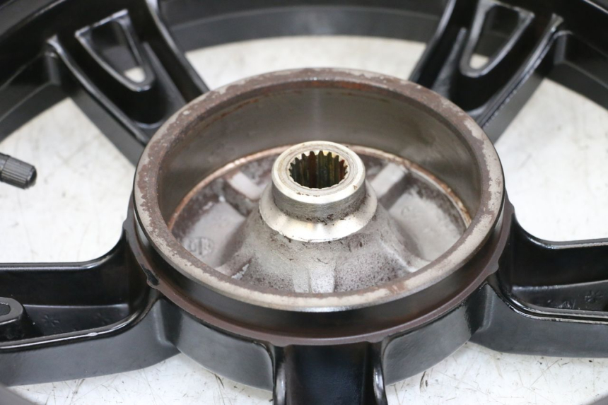 photo de HINTERRAD PEUGEOT KISBEE 4T 50 (2018 - 2022) - Hochauflösende Nahaufnahme