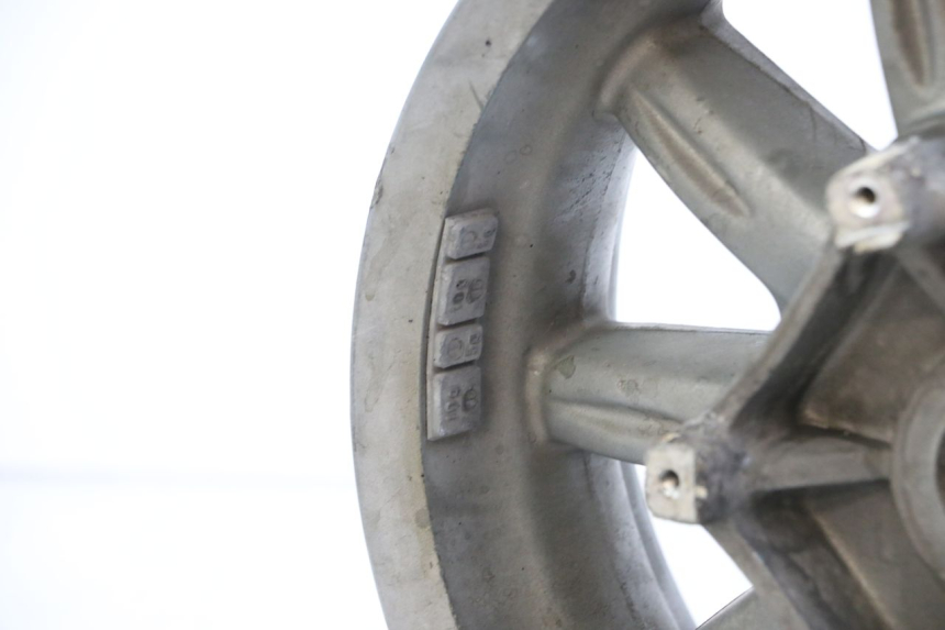 photo de HINTERRAD PIAGGIO MP3 125 (2006 - 2014) - Hochauflösende Nahaufnahme