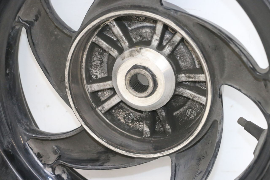 photo de HINTERRAD PIAGGIO NEW TYPHOON 50 (2018 - 2021) - Technische Nahaufnahme