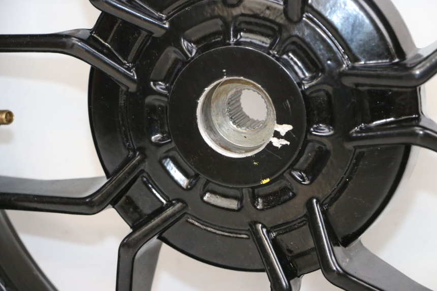 photo de HINTERRAD PIAGGIO NEW TYPHOON 50 (2018 - 2021) - Technische Nahaufnahme