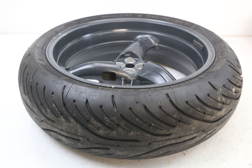 photo de HINTERRADFELGE MOTO GUZZI NORGE 8V GT 1200 (2011 - 2016) - Details der Befestigungspunkte