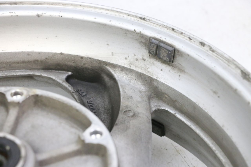 photo de HINTERRADFELGE HONDA NTV DEAUVILLE 650 (2001 - 2006) - Oberflächenzustand und Material