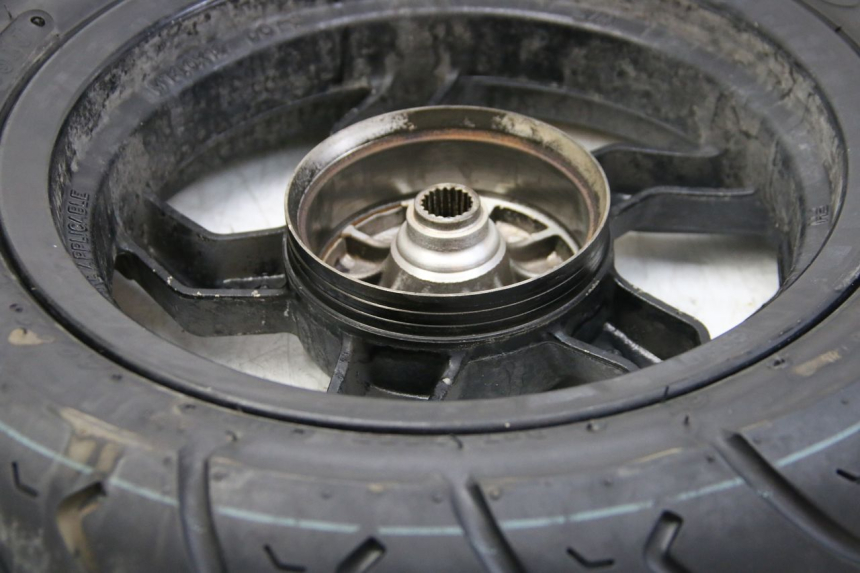 photo de HINTERRADFELGE SYM ORBIT III 3 4T 50 (2021 - 2025) - Zoom auf Gebrauchszustand