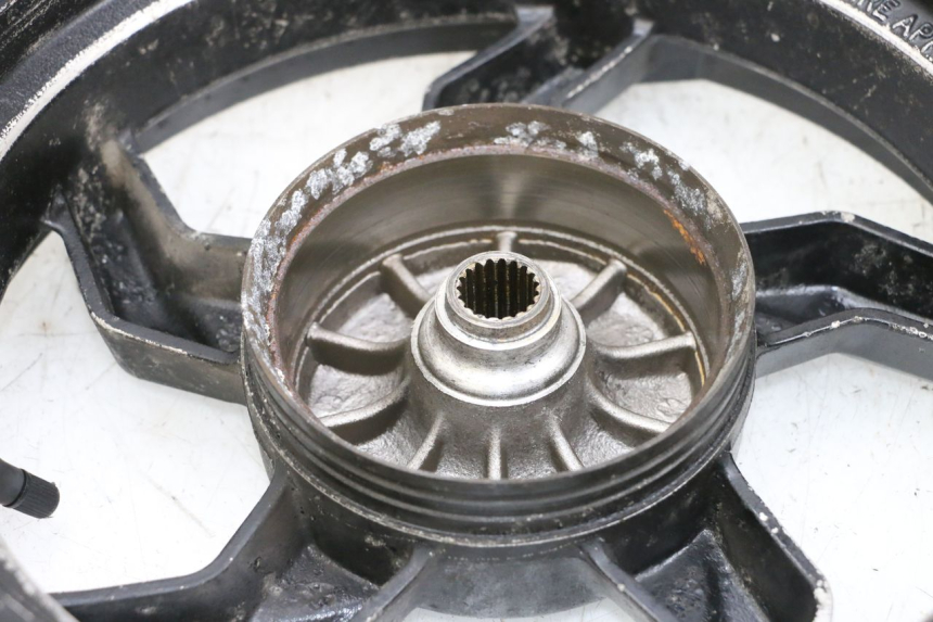 photo de HINTEN FELGE SYM ORBIT III 3 4T 50 (2018 - 2021) - Zoom auf Gebrauchszustand