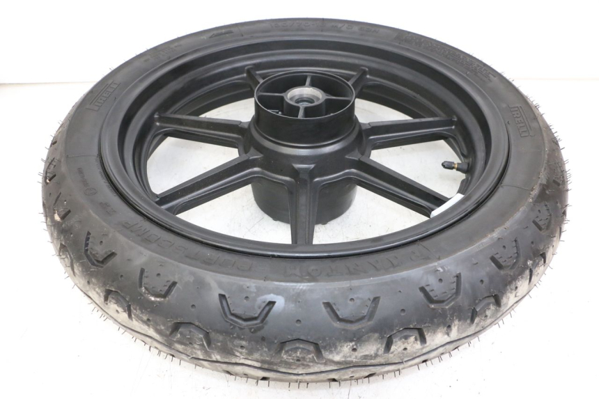 photo de HINTERRADFELGE ROYAL ENFIELD CONTINENTAL GT 650 (2019 - 2024) - Zoom auf Gebrauchszustand