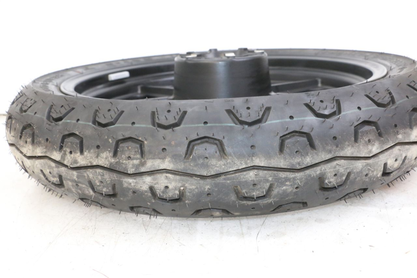 photo de HINTERRADFELGE ROYAL ENFIELD CONTINENTAL GT 650 (2019 - 2024) - Technische Nahaufnahme