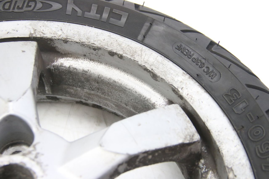 photo de HINTEN FELGE PEUGEOT SATELIS COMPRESSOR K15 125 (2006 - 2009) - Details der Befestigungspunkte