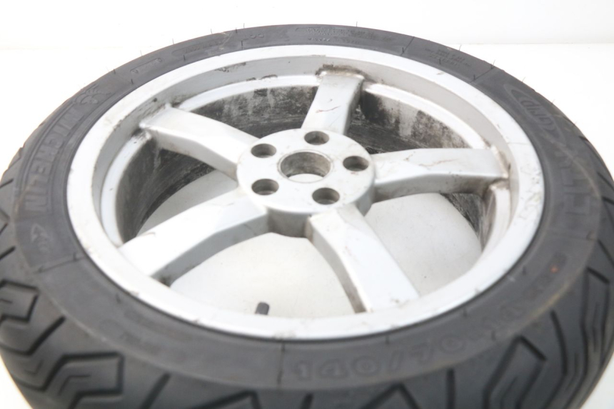 photo de HINTERRADFELGE PEUGEOT SATELIS 500 (2007 - 2013) - Technische Nahaufnahme