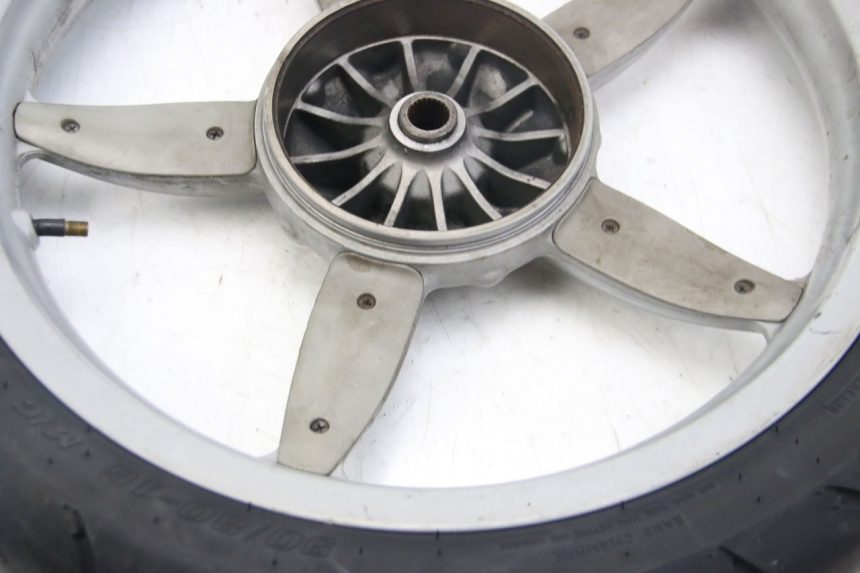 photo de HINTERRADFELGE APRILIA SCARABEO 4T 50 (2009 - 2017) - Fokus auf die Struktur