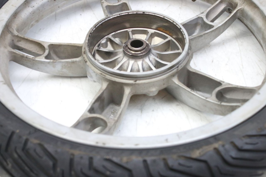 photo de HINTEN FELGE APRILIA SCARABEO 100 (2003 - 2012) - Technische Nahaufnahme