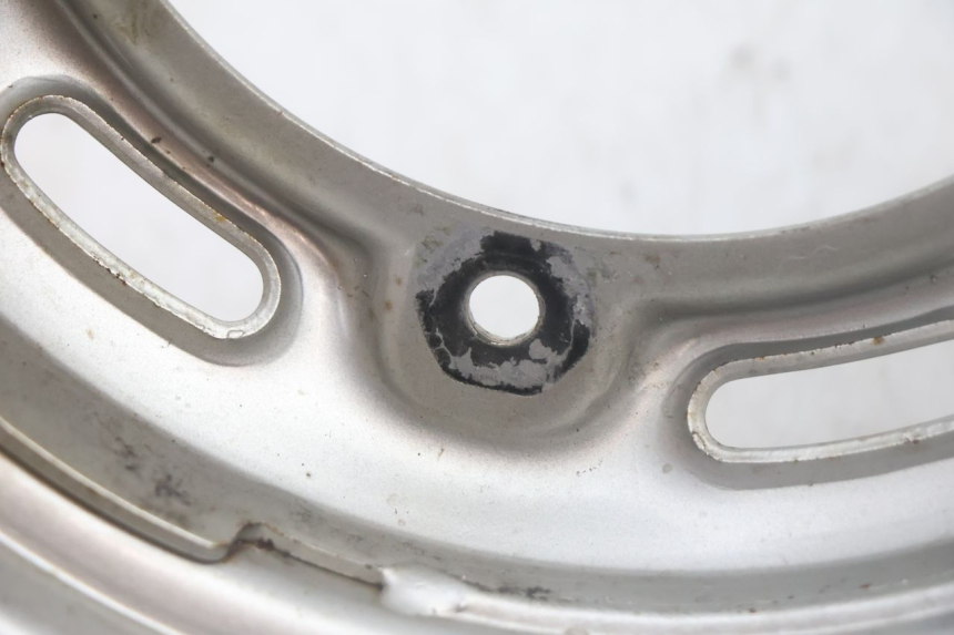 photo de HINTENES FELGE HONDA SCV LEAD 100 (2003 - 2007) - Charakteristische Merkmale