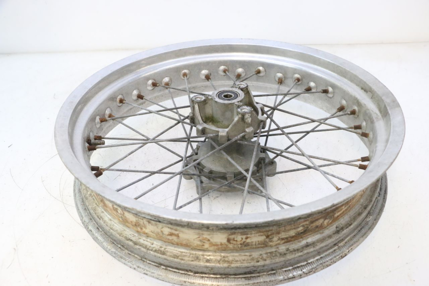 photo de HINTERRADFELGE DERBI SENDA 50 (2003 - 2005) - Details der Befestigungspunkte