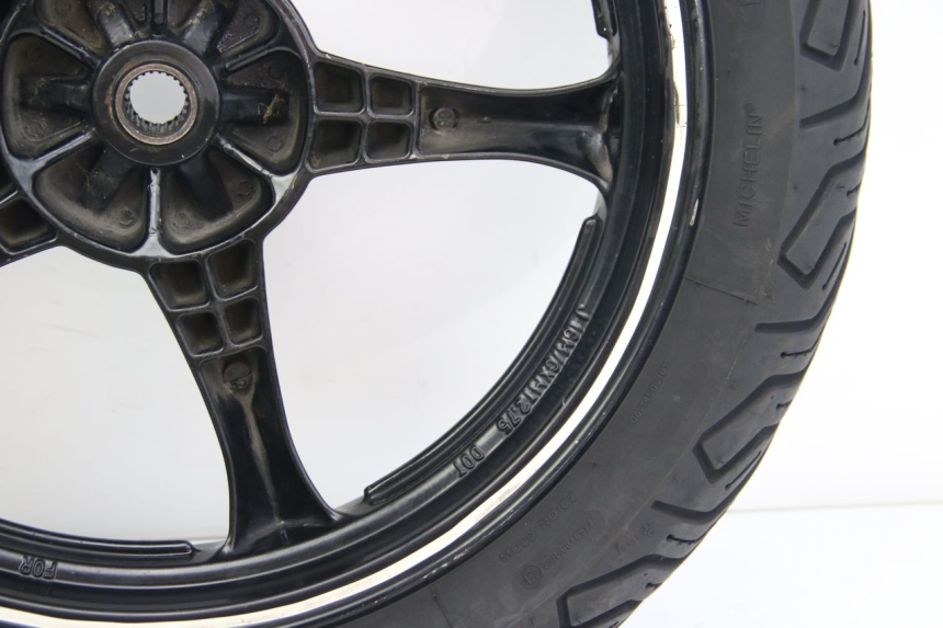 photo de HINTERRAD SUZUKI SIXTEEN 125 (2008 - 2010) - Weitere Ansicht des Artikels