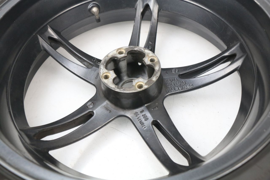 photo de HINTERRADFELGE TRIUMPH SPEED TRIPLE 1050 (2005 - 2007) - Details der Befestigungspunkte