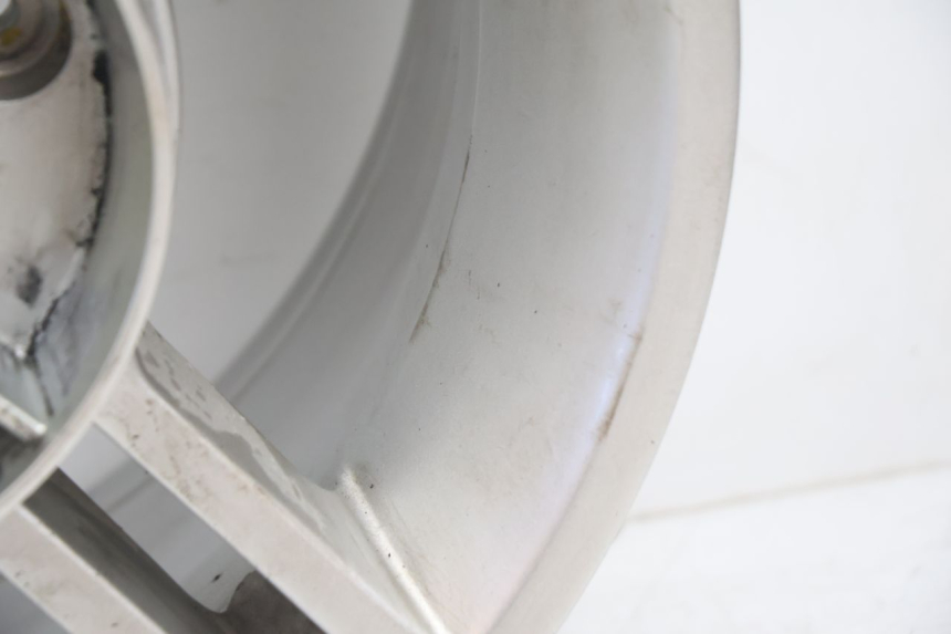 photo de HINTERRADFELGE CAN-AM SPYDER RS 1000 (2008 - 2012) - Oberflächenzustand und Material
