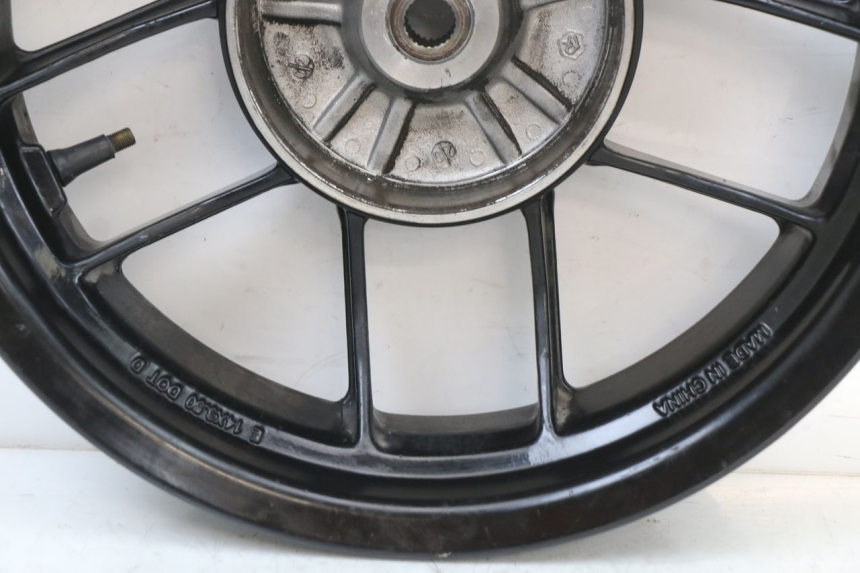 photo de HINTEN FELGE APRILIA SR 2T 50 (2018 - 2022) - Details der Befestigungspunkte