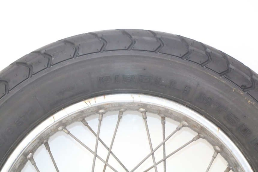 photo de HINTERRAD YAMAHA SR 125 (1982 - 2003) - Hochauflösende Nahaufnahme