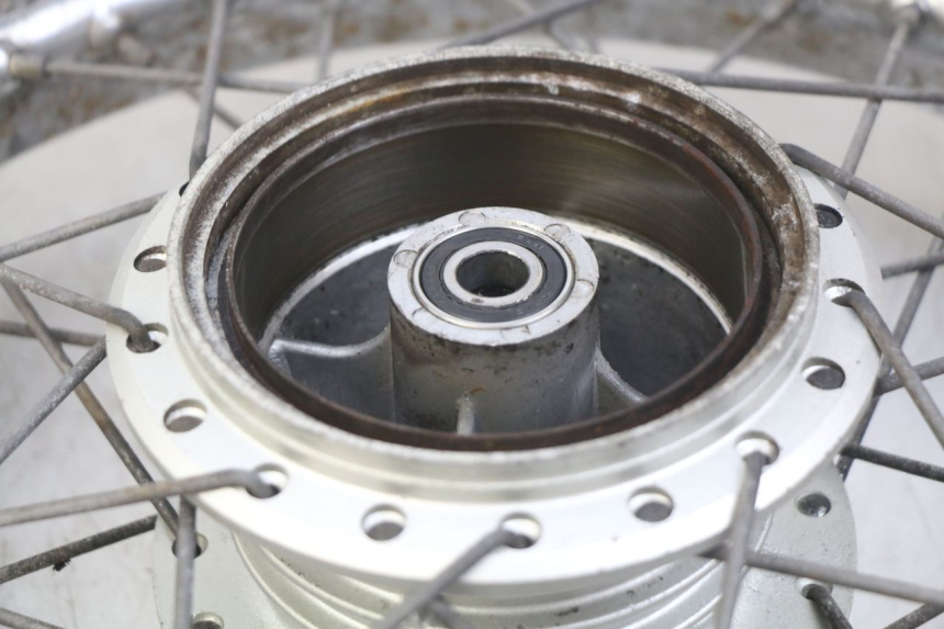 photo de HINTERRAD YAMAHA SR 125 (1982 - 2003) - Technische Nahaufnahme